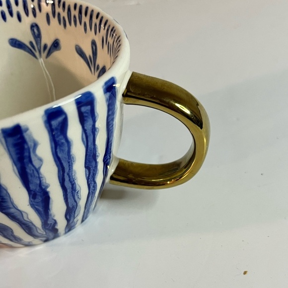 Blue & White Ceramic Coffee/Tea Cup with Gold Handle – Hand Wash Only - Picture 2 of 8